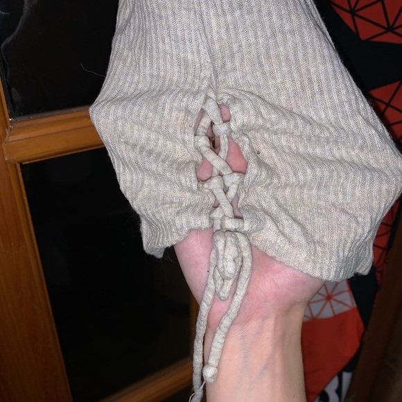 ribbed tank with side ties from Urban Outfitters - Picture 2 of 4